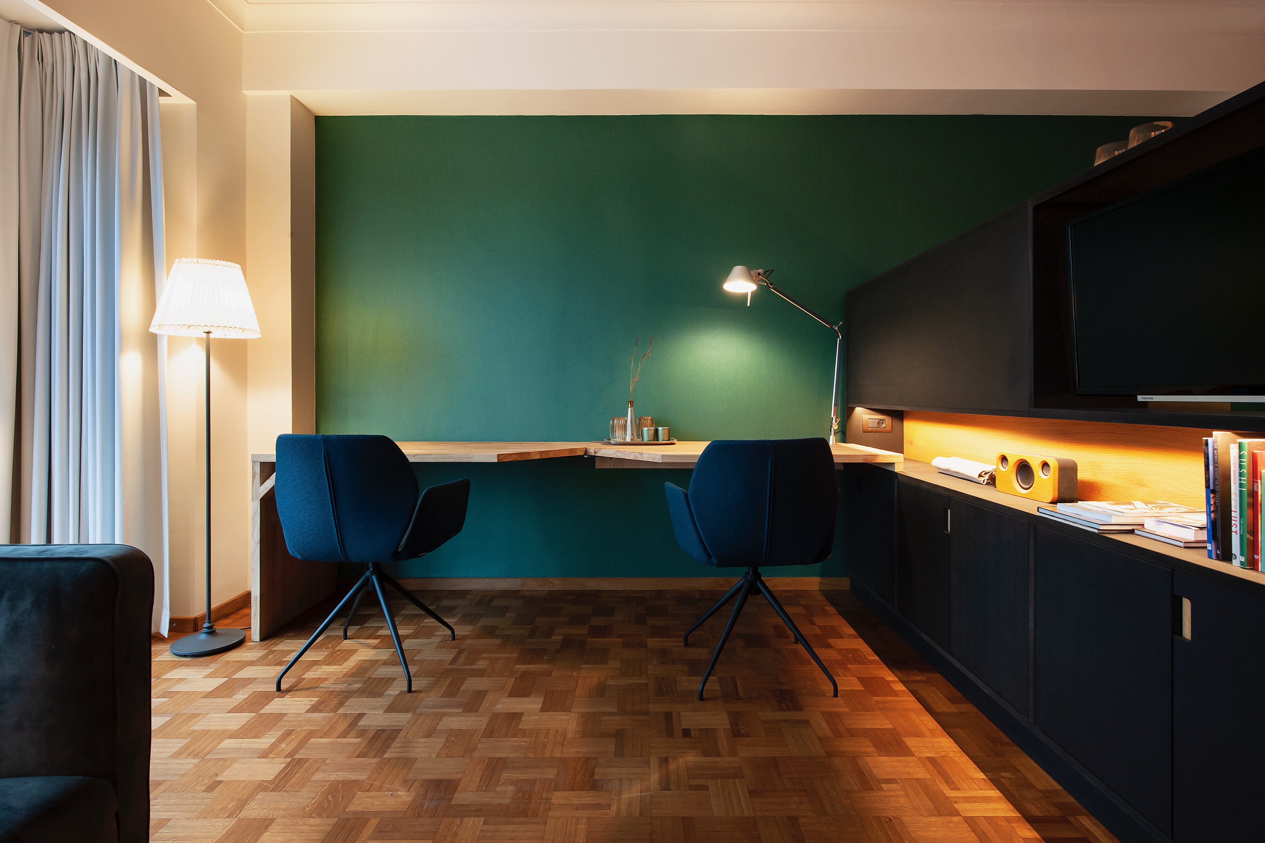 Working desk, folds into a Dining table