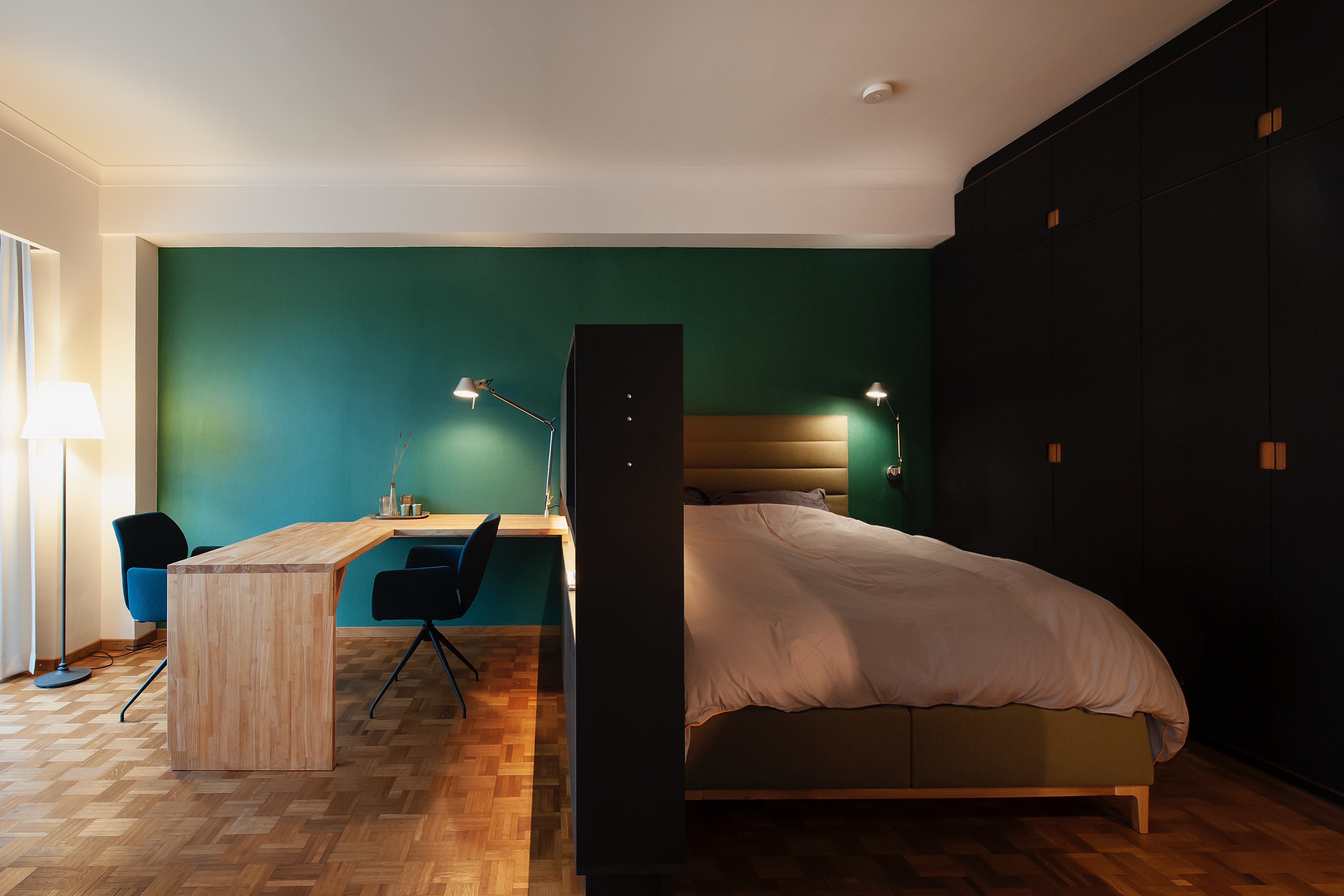 Bedroom & Dining area