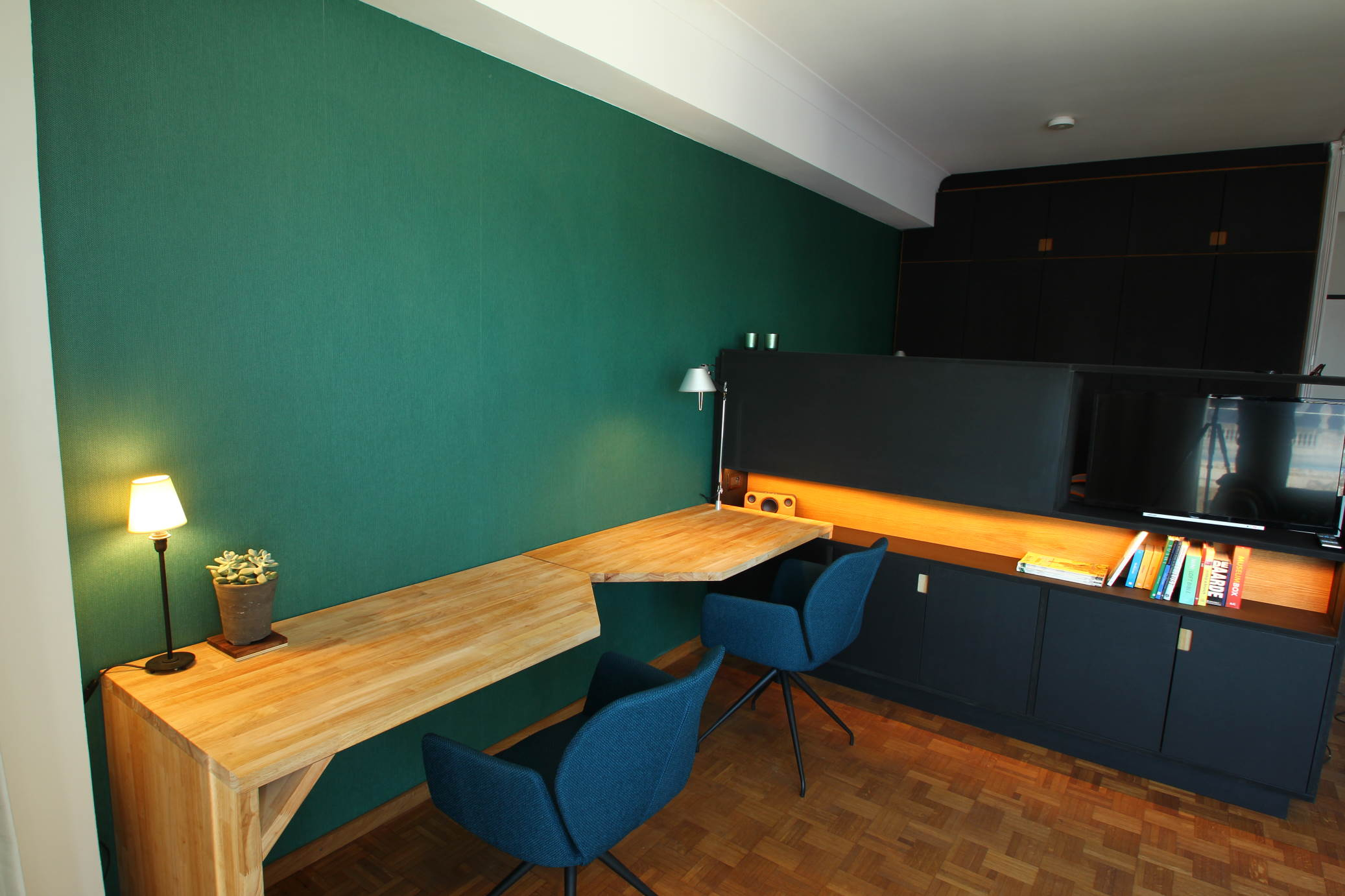 Working Desk